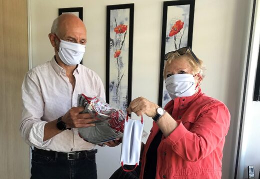 Distribution&#x20;gratuite&#x20;de&#x20;deux&#x20;masques&#x20;en&#x20;tissu&#x20;qui&#x20;r&#x00E9;pondent&#x20;aux&#x20;normes&#x20;&#x00E9;tablies&#x20;par&#x20;l&#x2019;AFNOR&#x20;fin&#x20;mars.