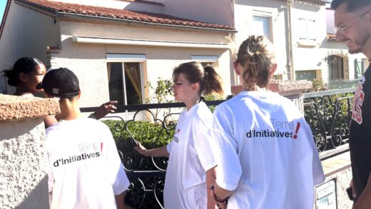 Initiative&#x20;Interg&#x00E9;n&#x00E9;rationnelle&#x20;du&#x20;CCAS&#x20;de&#x20;Canoh&#x00E8;s&#x20;&#x3A;&#x20;Les&#x20;Jeunes&#x20;Mobilis&#x00E9;s&#x20;pour&#x20;Aider&#x20;les&#x20;Seniors&#x20;pendant&#x20;la&#x20;Canicule