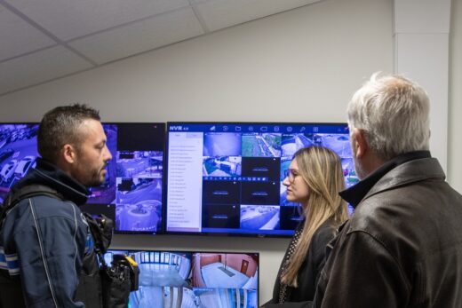 PREMIÈRE VISITE DE TERRAIN POUR MADAME LE MAIRE AUPRÈS DE LA POLICE MUNICIPALE